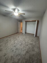 7425 Wistful Vista Dr, Unit #102 in West Des Moines, IA - Foto de edificio - Building Photo