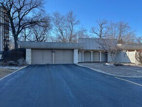 190 S Wood Dale Rd in Wood Dale, IL - Building Photo - Building Photo