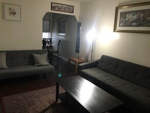 15863 Victory Blvd in Los Angeles, CA - Building Photo - Building Photo