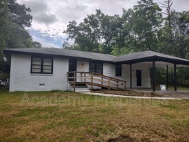 6422 Gibson Rd in Macon, GA - Building Photo