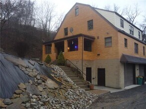 4465 Mt Troy Rd Ext in Pittsburgh, PA - Building Photo - Building Photo