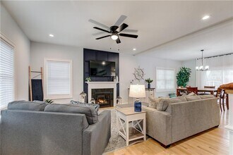 142 Ferreira Ave in Portsmouth, RI - Building Photo - Building Photo