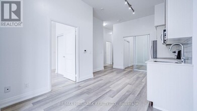 3121-3121 Sheppard Ave E in Toronto, ON - Building Photo - Building Photo