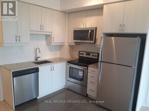 9199 Yonge St in Richmond Hill, ON - Building Photo - Building Photo