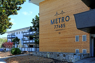 Metro 77 & 85 Apartments in San Leandro, CA - Building Photo - Building Photo