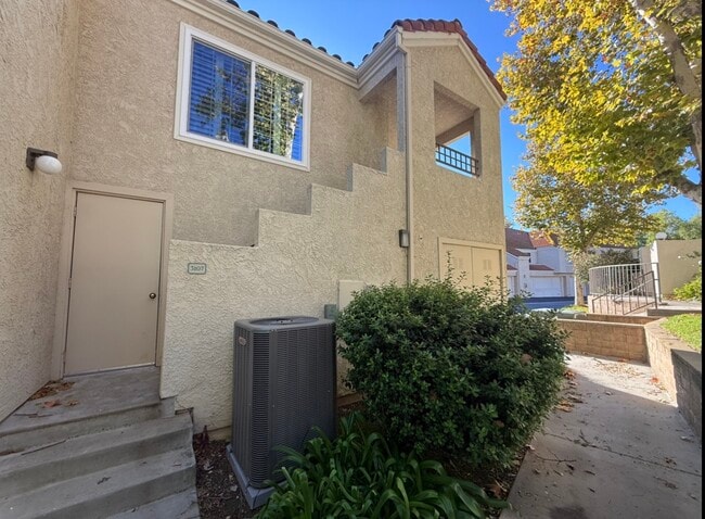 4240 Lost Hills Rd, Unit 3107 in Agoura Hills, CA - Foto de edificio - Building Photo