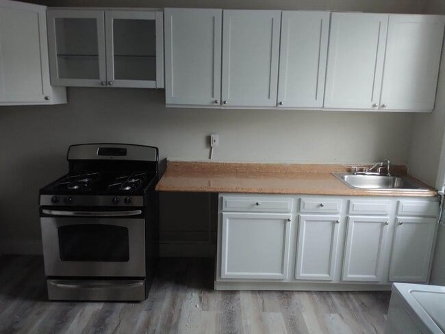 2012 Westwood Ave photo'