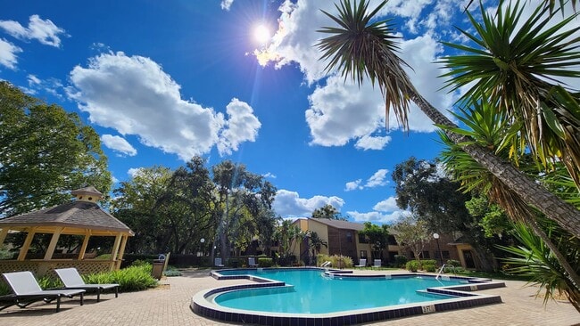 Oaks Of Lakebridge Community