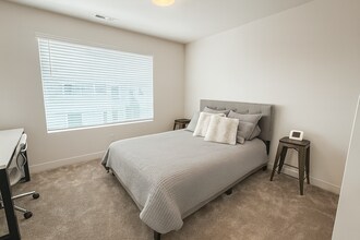 11618 S Old Cedar Dr in South Jordan, UT - Foto de edificio - Building Photo
