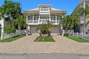 3333 W Maritana Dr in St Pete Beach, FL - Building Photo