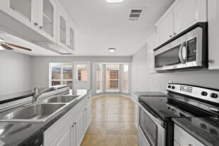 13447 Castilian Dr in Houston, TX - Building Photo