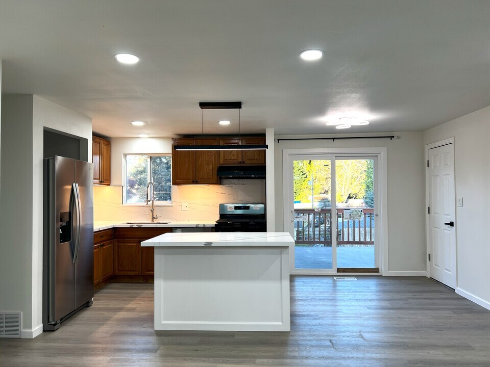 32902 26th Pl SW, Unit 1- Upper level in Federal Way, WA - Building Photo