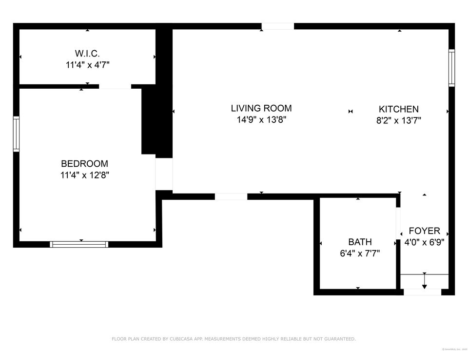 1367 Reservoir Ave in Bridgeport, CT - Building Photo