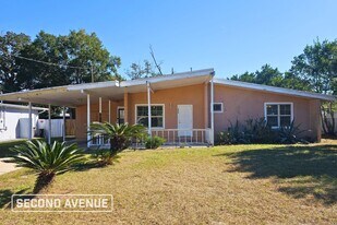 3815 Rendale Dr N in Jacksonville, FL - Building Photo