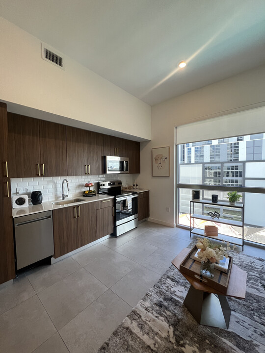 403 NW 6th St, Unit A2 in Miami, FL - Building Photo