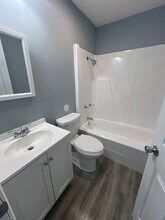 104 Petersburg St in Oakford, IL - Building Photo - Building Photo