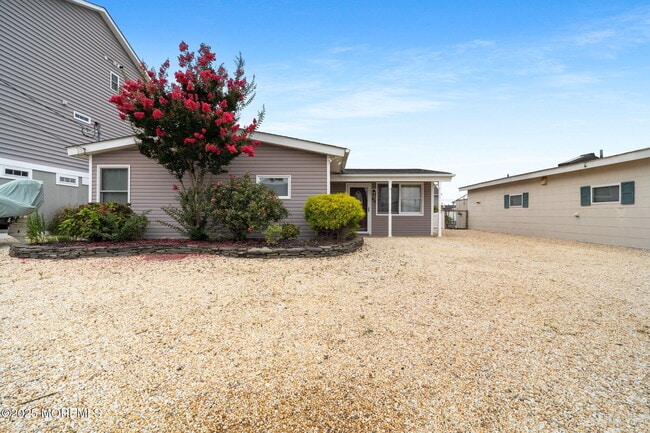 property at 60 Mary Alice Rd