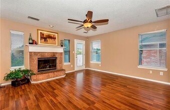 6801 Windward View Dr in Rowlett, TX - Building Photo - Building Photo