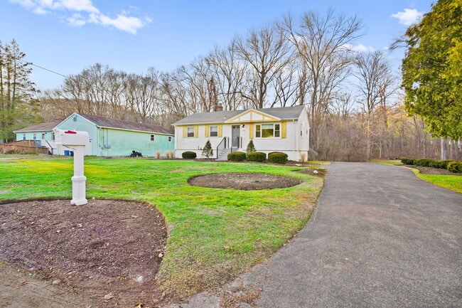 132 Toll House Ln in Fairfield, CT - Building Photo - Building Photo