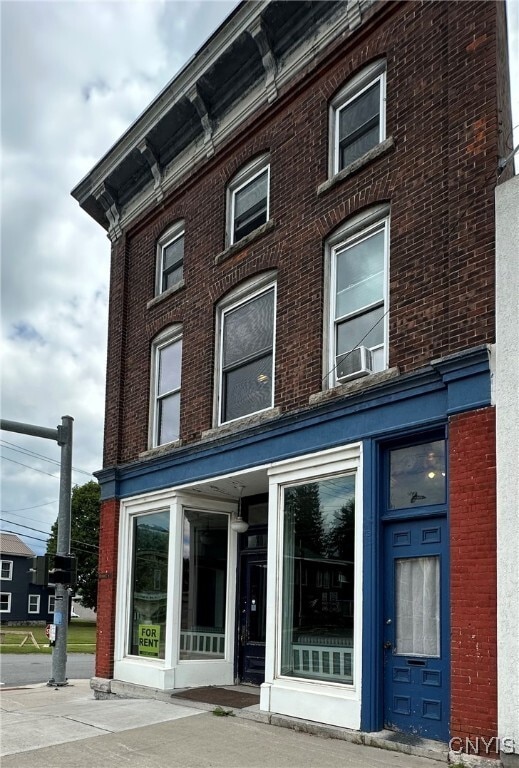 property at 15 Bridge St