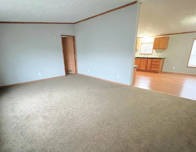 9278 Windjammer Dr in Ira, MI - Foto de edificio - Building Photo