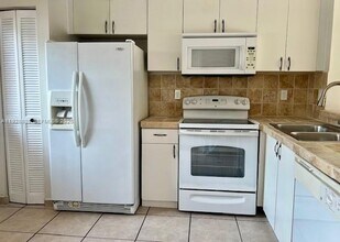 13926 SW 175th Terrace in Miami, FL - Building Photo - Building Photo