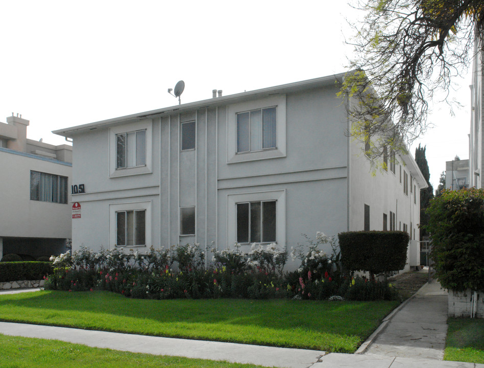 1051 S Bedford St in Los Angeles, CA - Building Photo