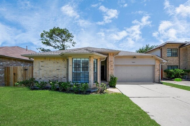12407 Meadow Ridge Dr in Stafford, TX - Building Photo - Building Photo