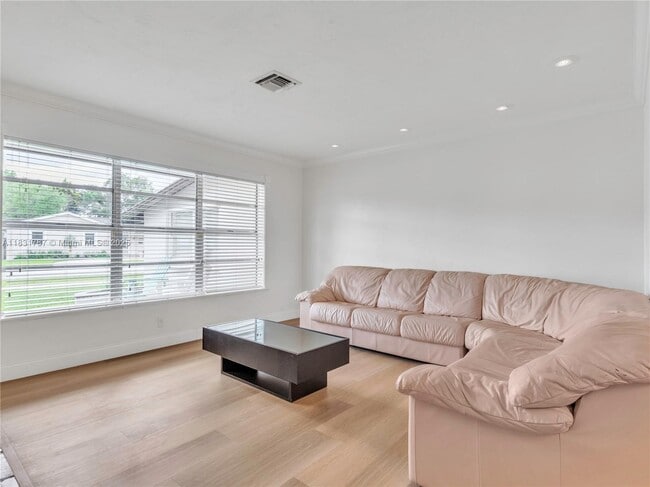 10015 SW 85th Terrace in Miami, FL - Building Photo - Building Photo