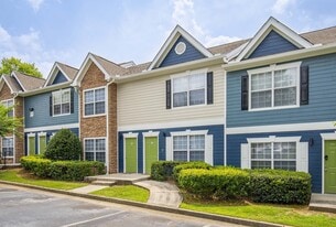 Alexander Crossing Apartments & Townhomes in Loganville, GA - Building Photo