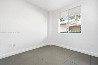 541 NW 33rd St, Unit 1 in Miami, FL - Building Photo - Building Photo