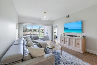 555 Augusta Blvd in Naples, FL - Building Photo - Building Photo