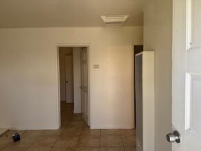 232 Warren Ave in Bakersfield, CA - Building Photo - Building Photo