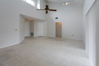 701 49th St E in Bradenton, FL - Building Photo - Building Photo