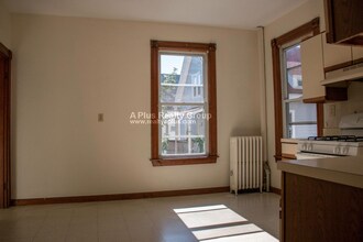 336 Centre St, Unit 1 in Boston, MA - Foto de edificio - Building Photo