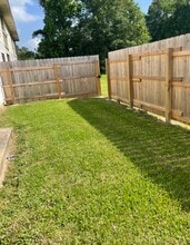 6050 Alpine Cir, Unit 202 in Beaumont, TX - Foto de edificio - Building Photo