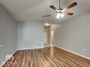 5235 Greenwood St in New Port Richey, FL - Building Photo - Building Photo