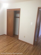 9149 NE Glisan St in Portland, OR - Building Photo - Building Photo