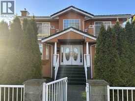 5510 Rumble St in Burnaby, BC - Building Photo