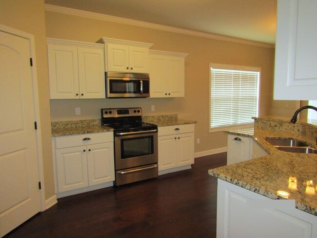 41 Lawrence Dr in New Brockton, AL - Building Photo - Building Photo