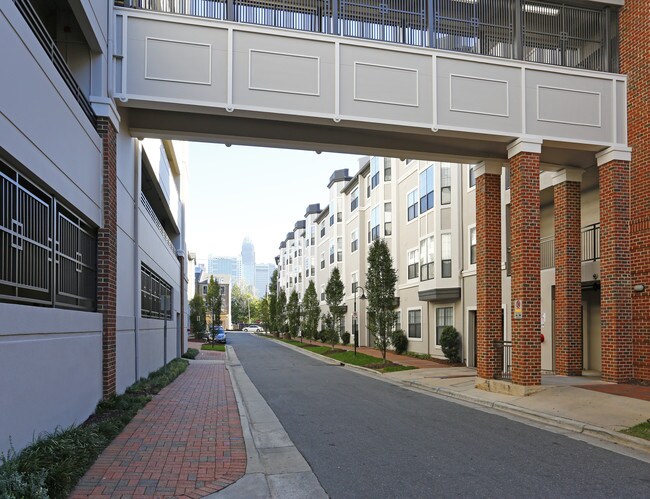 Camden South End in Charlotte, NC - Building Photo - Building Photo