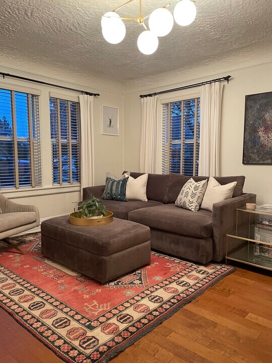 2076 NW Johnson St, Unit Furnished Urban Charm in Portland, OR - Building Photo