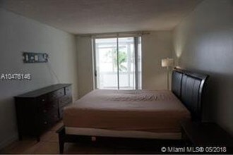1170 NE 191st St-Unit -27 in Miami, FL - Building Photo - Building Photo