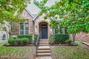 7909 Creek View Dr in North Richland Hills, TX - Building Photo