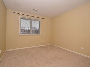 1444 Stonebridge Cir in Wheaton, IL - Building Photo - Building Photo