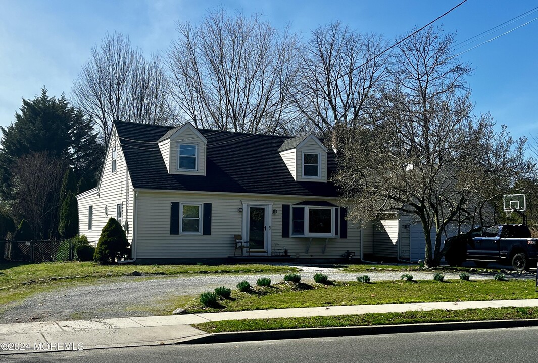 180 Whalepond Rd in Ocean Township, NJ - Building Photo