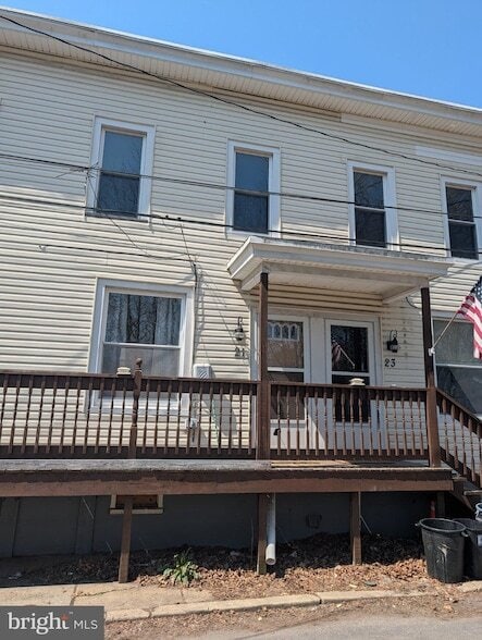 property at 17 Pine St