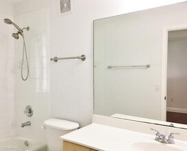 8986 W Flagler St in Miami, FL - Building Photo - Building Photo