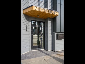 5528 W Gettysburg St, Unit GARDEN in Chicago, IL - Building Photo - Building Photo