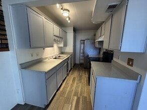 6078 W Golden Ln in Glendale, AZ - Building Photo - Building Photo